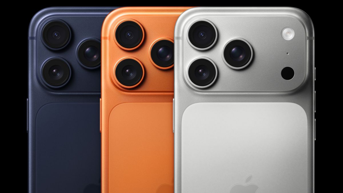 Krize u Applu zažehnána. Na nový iPhone se stojí fronty, akcie zlomily rekord